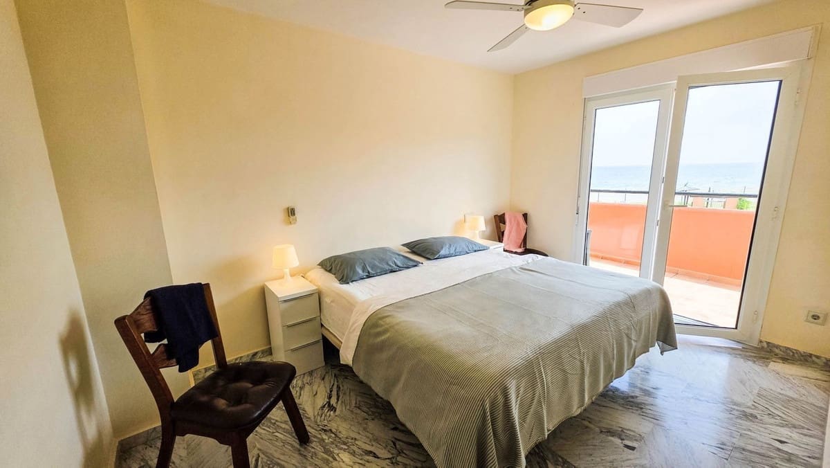 3 quarto Casa em Banda para venda em La Duquesa / Puerto de la Duquesa com piscina garagem - 549 000 € (Ref: 9762316)