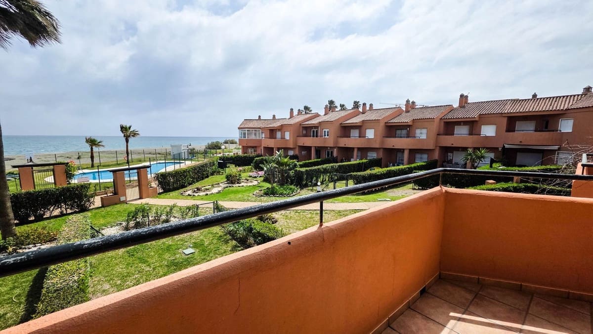 3 quarto Casa em Banda para venda em La Duquesa / Puerto de la Duquesa com piscina garagem - 549 000 € (Ref: 9762316)