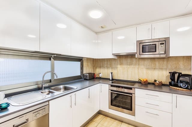 3 bedroom Apartment for sale in Mijas Costa, Mijas with pool garage - € 525,000 (Ref: 9772048)