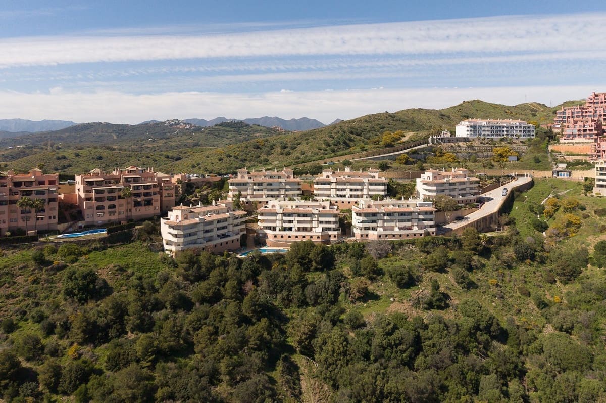 2 sovrum Lägenhet till salu i Calahonda med pool garage - 320 000 € (Ref: 9776009)