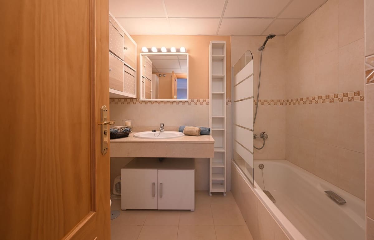 2 sypialnia Apartament na sprzedaż w Calahonda z basenem garażem - 315 000 € (Ref: 9776010)