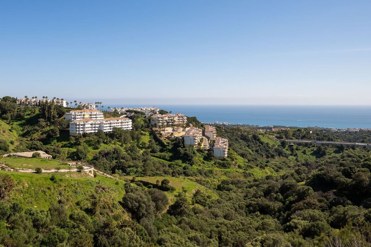 2 sypialnia Apartament na sprzedaż w Calahonda z basenem garażem - 315 000 € (Ref: 9776010)