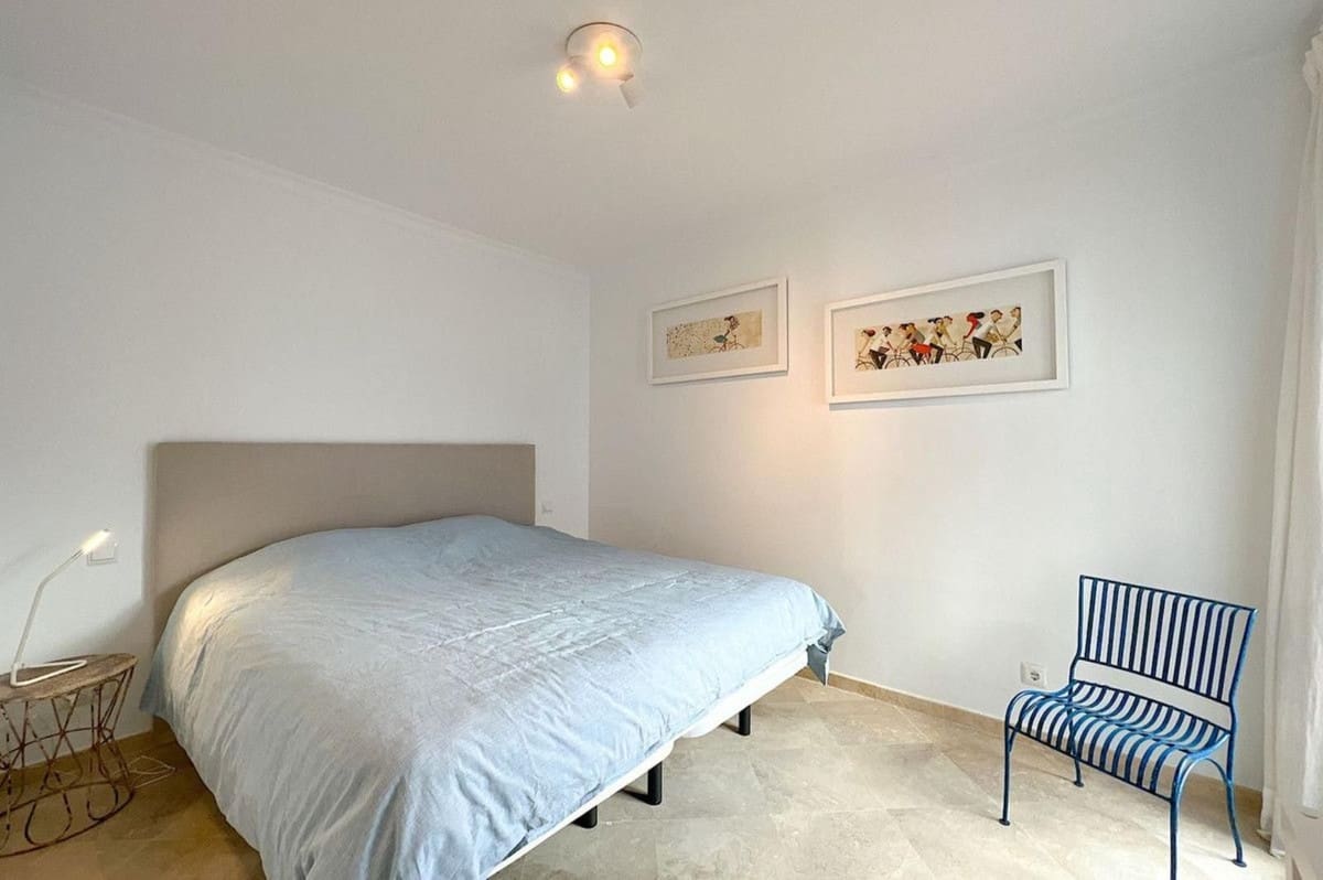 3 soveværelse Byhus til salg i La Alcaidesa med swimmingpool garage - € 875.000 (Ref: 9781429)