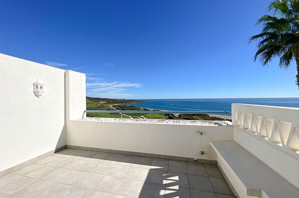 3 soveværelse Byhus til salg i La Alcaidesa med swimmingpool garage - € 875.000 (Ref: 9781429)