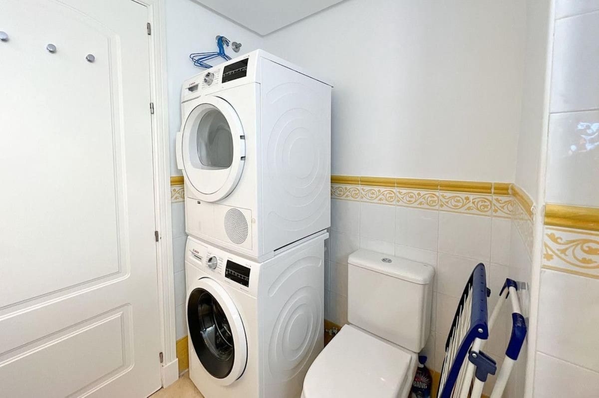 3 soveværelse Byhus til salg i La Alcaidesa med swimmingpool garage - € 875.000 (Ref: 9781429)