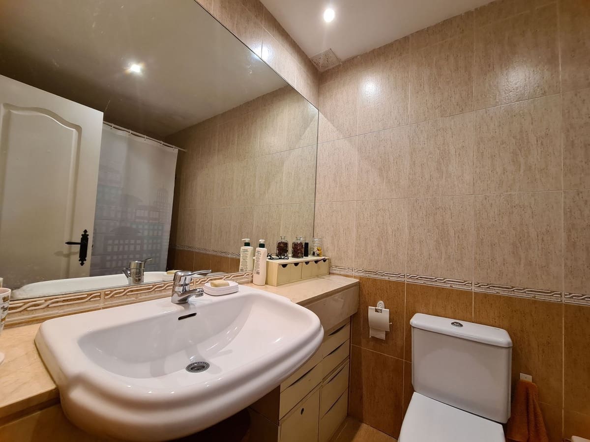 3 soveværelse Semi-Rækkehus til salg i La Duquesa / Puerto de la Duquesa med swimmingpool garage - € 369.000 (Ref: 9782374)