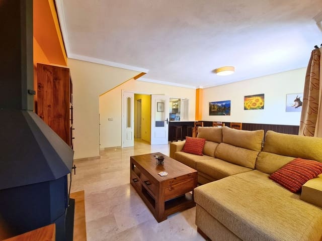 3 soveværelse Semi-Rækkehus til salg i La Duquesa / Puerto de la Duquesa, Manilva med swimmingpool garage - € 369.000 (Ref: 9782374)