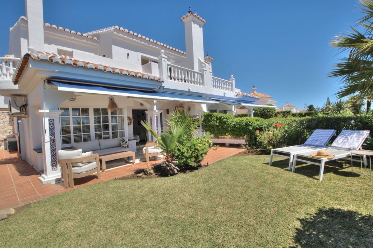 2 camera da letto Villetta Bifamiliare in vendita in Mijas Costa con piscina garage - 695.000 € (Rif: 9787923)