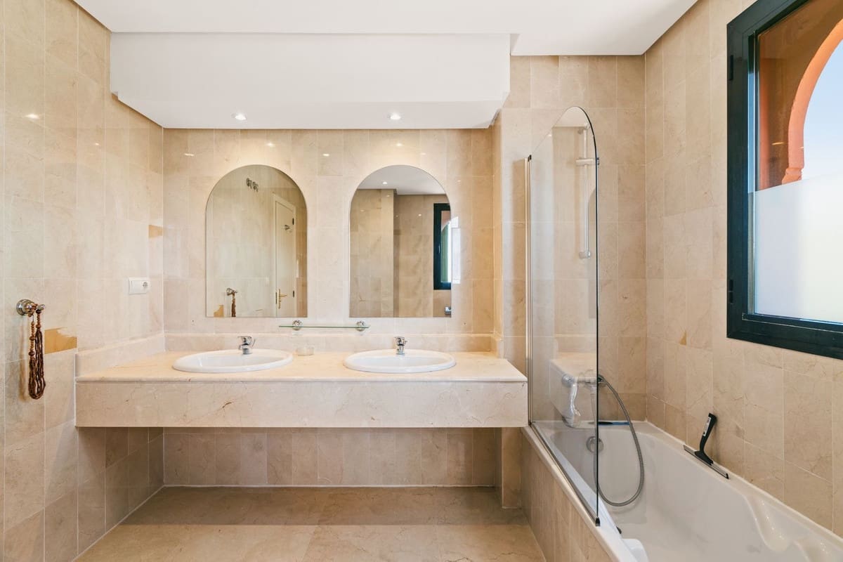 3 Zimmer Penthouse zu verkaufen in Calahonda mit Pool Garage - 635.000 € (Ref: 9788842)