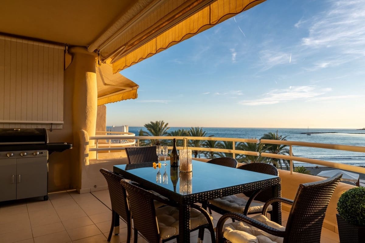 3 bedroom Apartment for sale in Benalmadena Costa with pool garage - € 1,975,000 (Ref: 9788843)