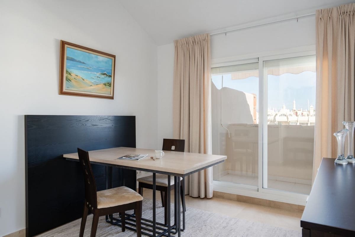 3 bedroom Apartment for sale in Benalmadena Costa with pool garage - € 1,975,000 (Ref: 9788843)