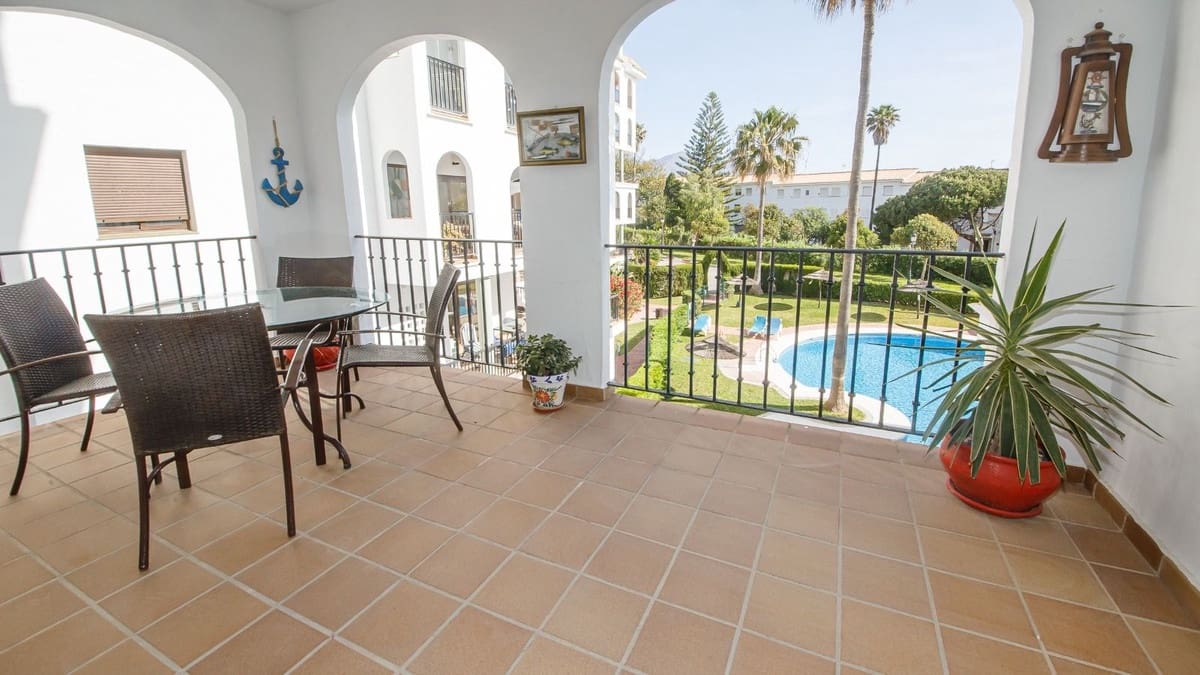 2 slaapkamer Appartement te koop in La Duquesa / Puerto de la Duquesa met zwembad garage - € 319.000 (Ref: 9793214)