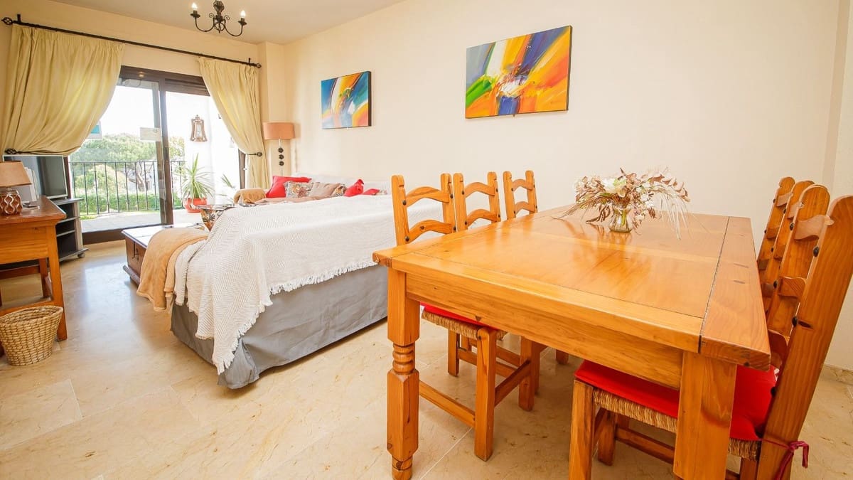 2 slaapkamer Appartement te koop in La Duquesa / Puerto de la Duquesa met zwembad garage - € 319.000 (Ref: 9793214)