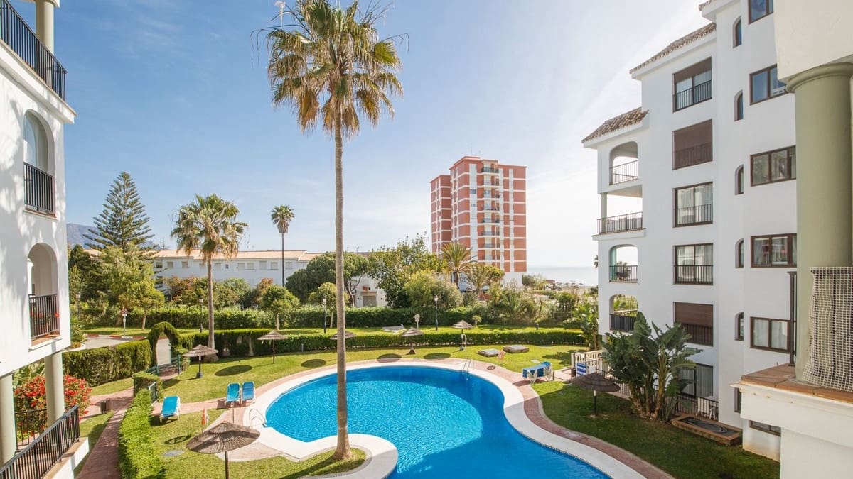 2 slaapkamer Appartement te koop in La Duquesa / Puerto de la Duquesa met zwembad garage - € 319.000 (Ref: 9793214)