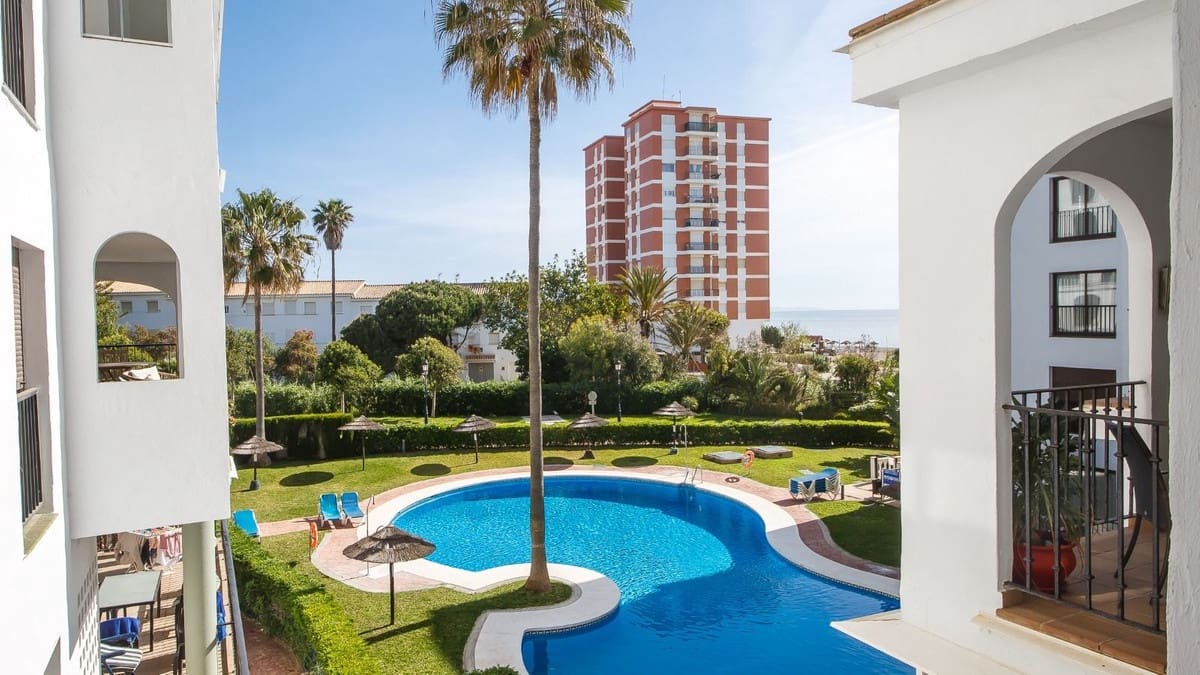 2 slaapkamer Appartement te koop in La Duquesa / Puerto de la Duquesa met zwembad garage - € 319.000 (Ref: 9793214)