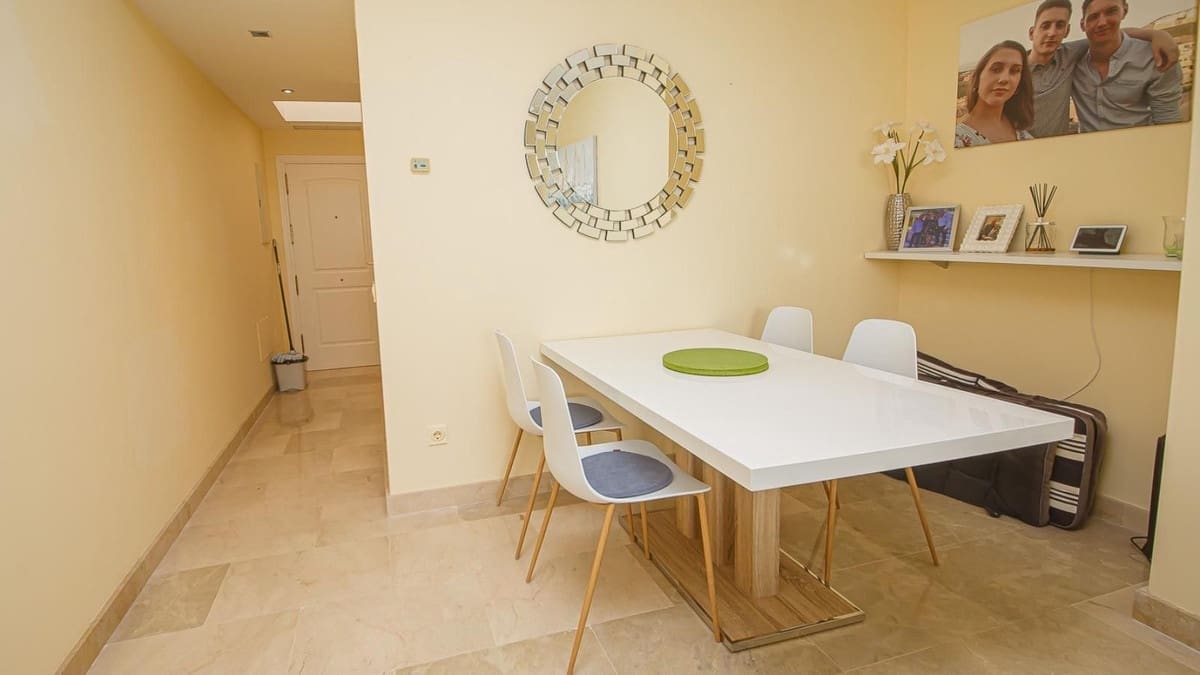 2 soveværelse Penthouse til salg i La Duquesa / Puerto de la Duquesa med swimmingpool garage - € 240.000 (Ref: 9795542)