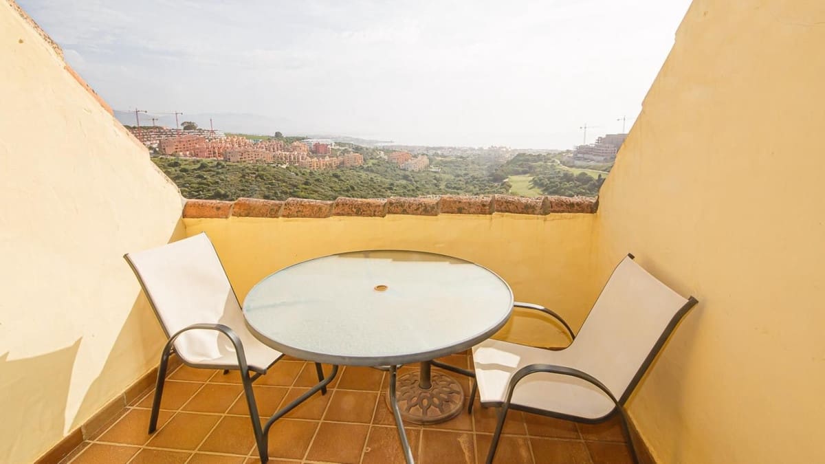 2 soveværelse Penthouse til salg i La Duquesa / Puerto de la Duquesa med swimmingpool garage - € 240.000 (Ref: 9795542)