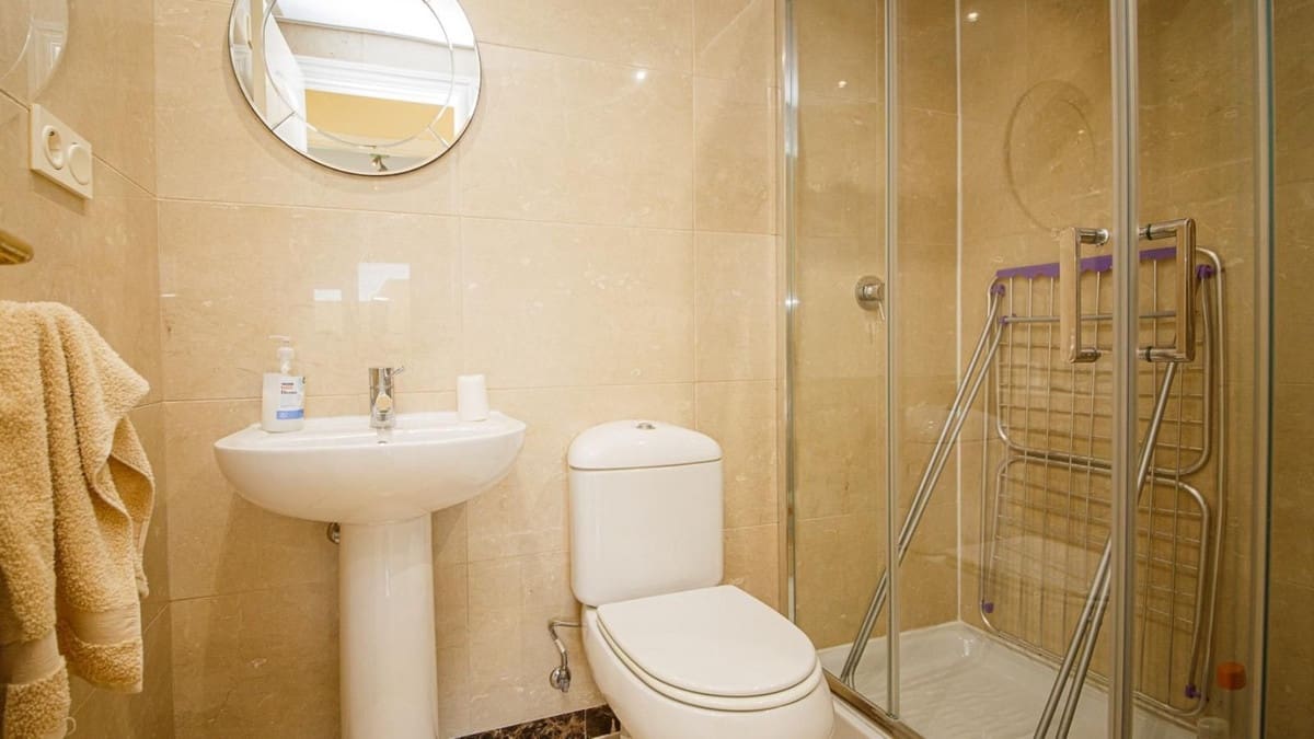 2 soveværelse Penthouse til salg i La Duquesa / Puerto de la Duquesa med swimmingpool garage - € 240.000 (Ref: 9795542)