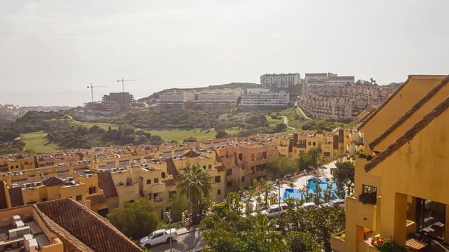 2 soveværelse Penthouse til salg i La Duquesa / Puerto de la Duquesa, Manilva med swimmingpool garage - € 240.000 (Ref: 9795542)