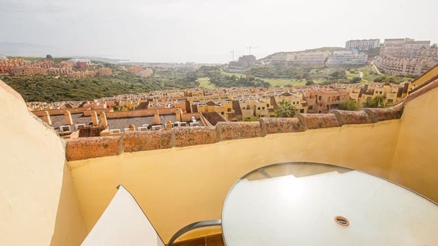 2 soveværelse Penthouse til salg i La Duquesa / Puerto de la Duquesa, Manilva med swimmingpool garage - € 240.000 (Ref: 9795542)