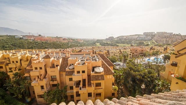 2 soveværelse Penthouse til salg i La Duquesa / Puerto de la Duquesa, Manilva med swimmingpool garage - € 240.000 (Ref: 9795542)