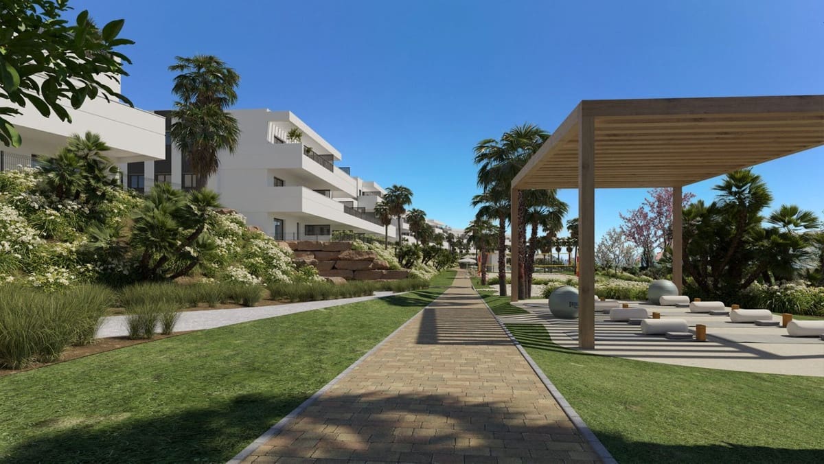 2 bedroom Apartment for sale in Estepona with pool garage - € 405,000 (Ref: 9798402)