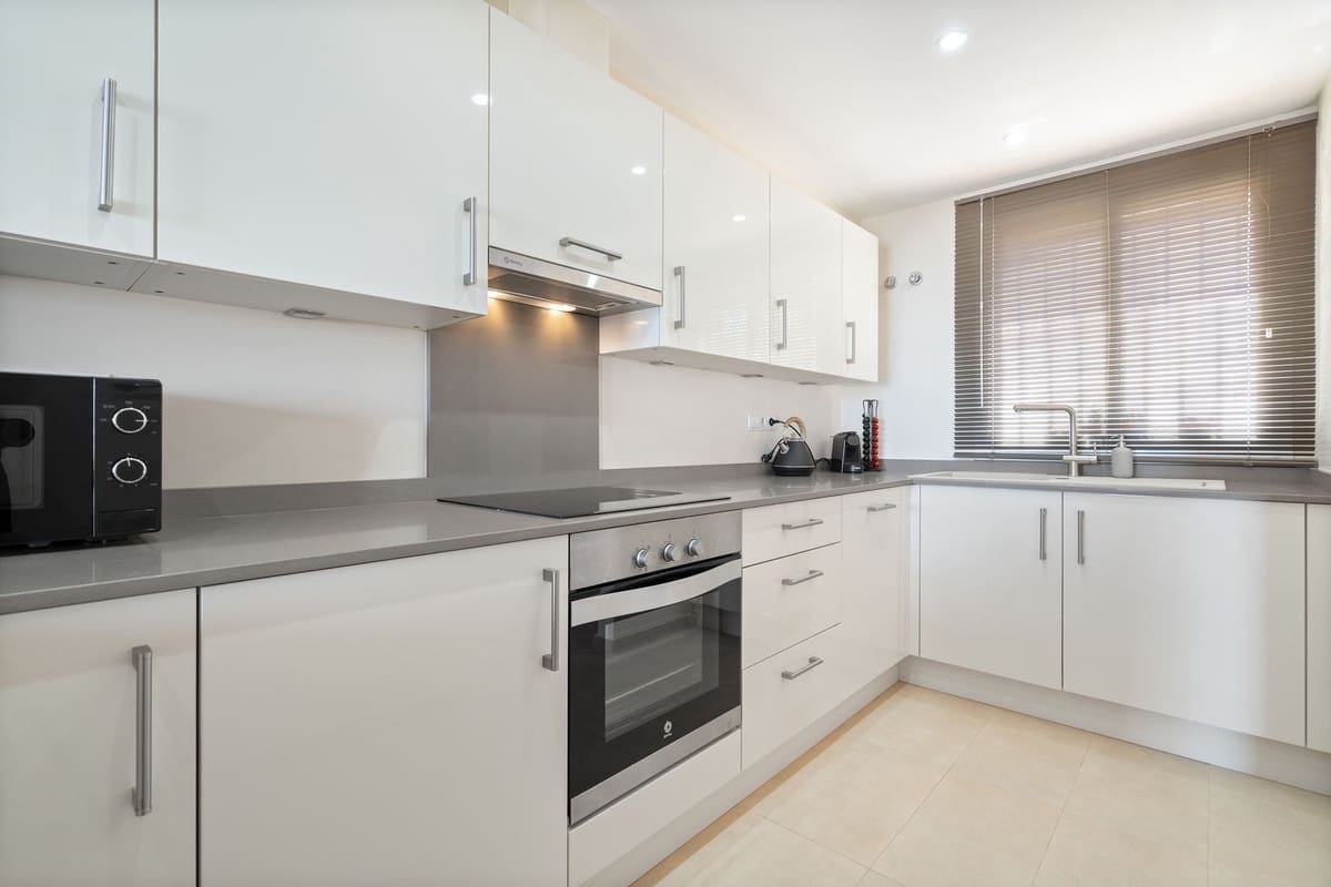 Apartamento de 3 habitaciones en Bahia de Casares en venta con piscina garaje - 410.000 € (Ref: 9798404)