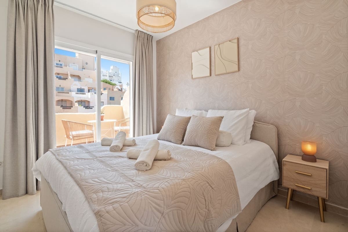 Apartamento de 3 habitaciones en Bahia de Casares en venta con piscina garaje - 410.000 € (Ref: 9798404)