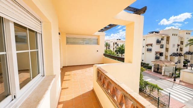 2 bedroom Apartment for sale in La Duquesa / Puerto de la Duquesa, Manilva with pool garage - € 330,000 (Ref: 9804880)