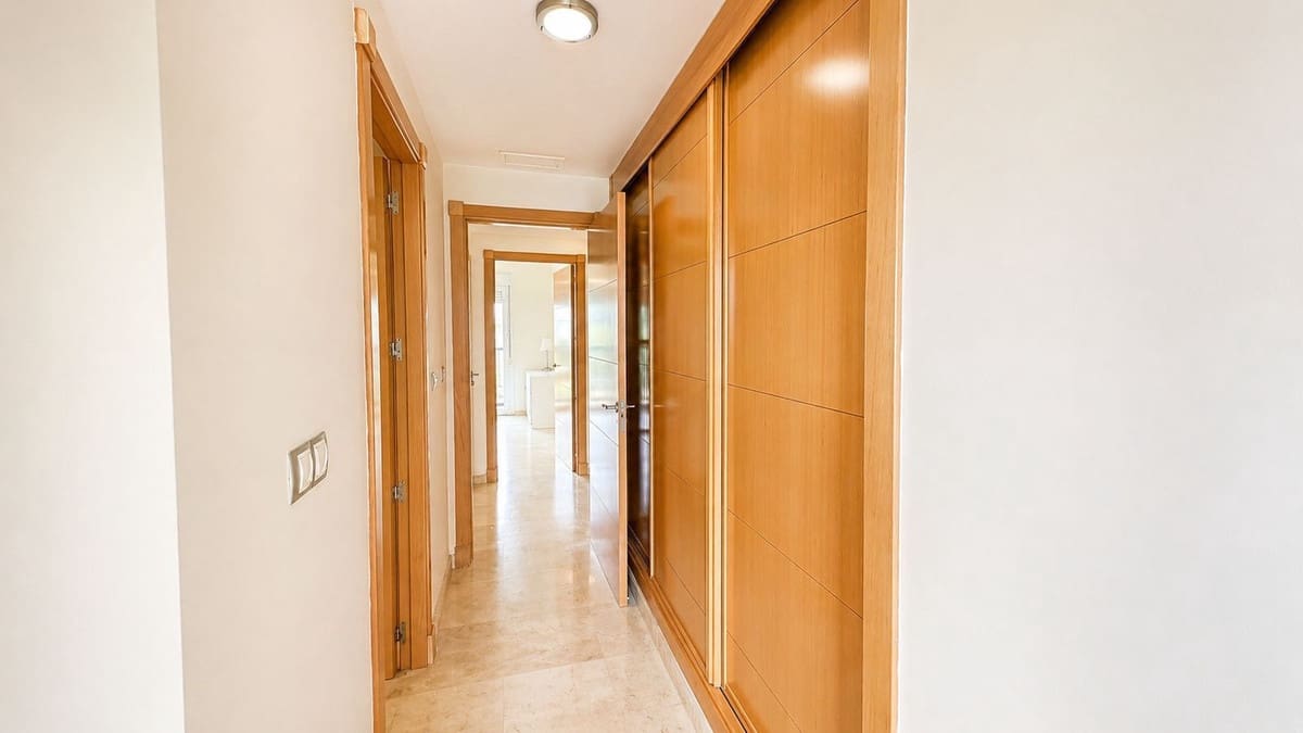 2 bedroom Apartment for sale in La Duquesa / Puerto de la Duquesa with pool garage - € 330,000 (Ref: 9804880)