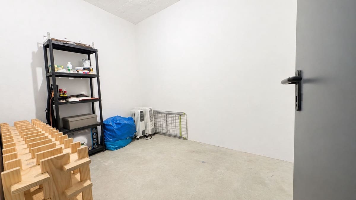 2 bedroom Apartment for sale in La Duquesa / Puerto de la Duquesa with pool garage - € 330,000 (Ref: 9804880)