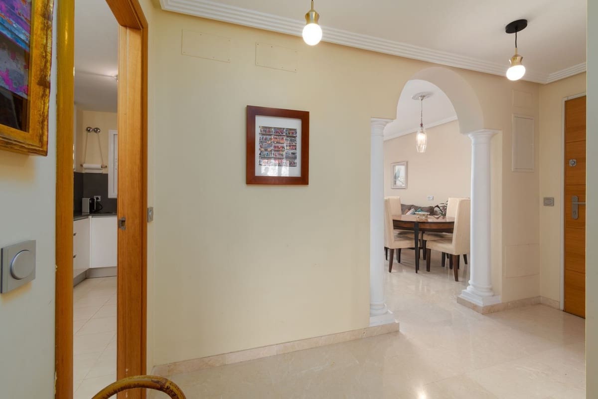 2 bedroom Apartment for sale in La Duquesa / Puerto de la Duquesa with pool garage - € 280,000 (Ref: 9805612)