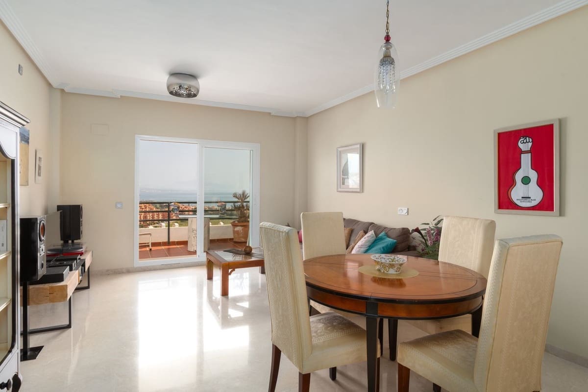 2 bedroom Apartment for sale in La Duquesa / Puerto de la Duquesa with pool garage - € 280,000 (Ref: 9805612)