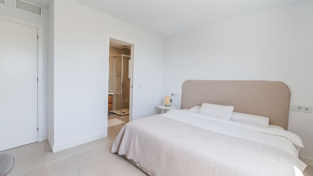 4 makuuhuone Huvila myytävänä paikassa Benalmadena mukana uima-altaan 
autotalli - 1 450 000 € (Ref: 9805613)