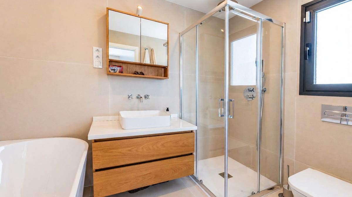 4 makuuhuone Huvila myytävänä paikassa Benalmadena mukana uima-altaan 
autotalli - 1 450 000 € (Ref: 9805613)