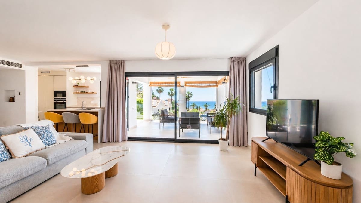 4 makuuhuone Huvila myytävänä paikassa Benalmadena mukana uima-altaan 
autotalli - 1 450 000 € (Ref: 9805613)