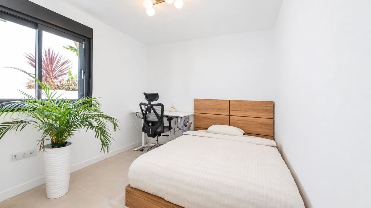 4 makuuhuone Huvila myytävänä paikassa Benalmadena mukana uima-altaan 
autotalli - 1 450 000 € (Ref: 9805613)