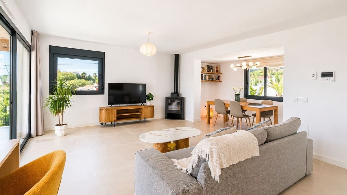 4 makuuhuone Huvila myytävänä paikassa Benalmadena mukana uima-altaan 
autotalli - 1 450 000 € (Ref: 9805613)