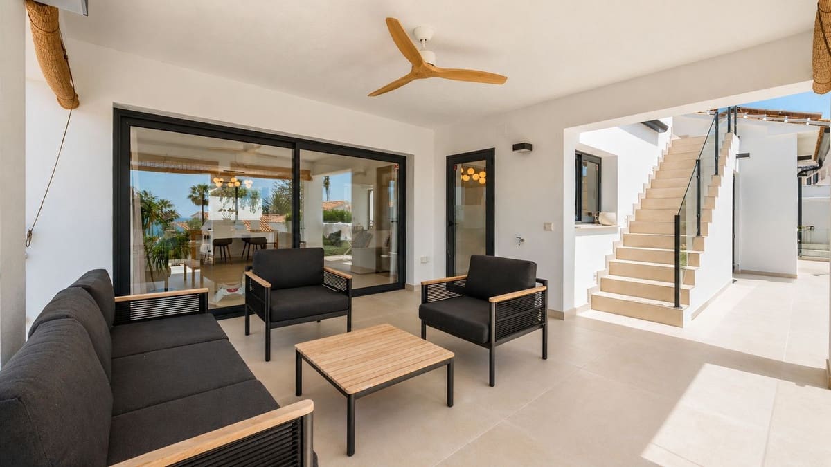 4 makuuhuone Huvila myytävänä paikassa Benalmadena mukana uima-altaan 
autotalli - 1 450 000 € (Ref: 9805613)