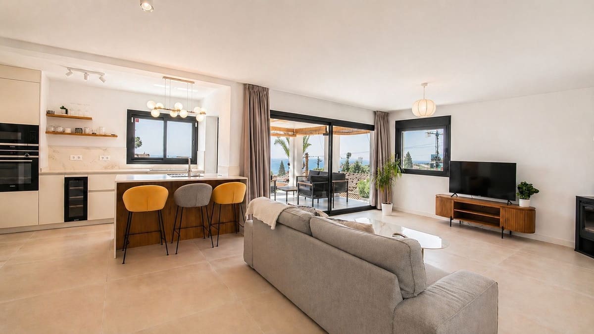 4 makuuhuone Huvila myytävänä paikassa Benalmadena mukana uima-altaan 
autotalli - 1 450 000 € (Ref: 9805613)