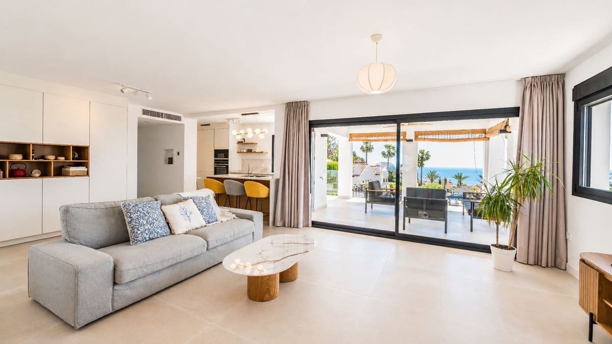 4 makuuhuone Huvila myytävänä paikassa Benalmadena mukana uima-altaan 
autotalli - 1 450 000 € (Ref: 9805613)