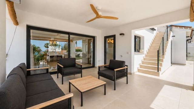 4 makuuhuone Huvila myytävänä paikassa Benalmádena mukana uima-altaan 
autotalli - 1 450 000 € (Ref: 9805613)