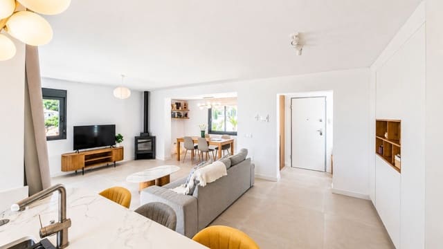 4 makuuhuone Huvila myytävänä paikassa Benalmádena mukana uima-altaan 
autotalli - 1 450 000 € (Ref: 9805613)