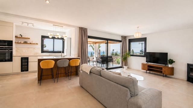 4 makuuhuone Huvila myytävänä paikassa Benalmádena mukana uima-altaan 
autotalli - 1 450 000 € (Ref: 9805613)