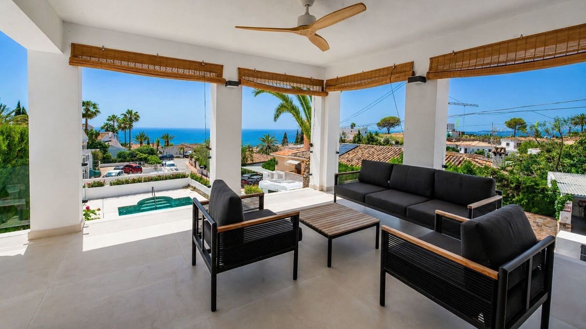 4 makuuhuone Huvila myytävänä paikassa Benalmadena mukana uima-altaan 
autotalli - 1 450 000 € (Ref: 9805613)