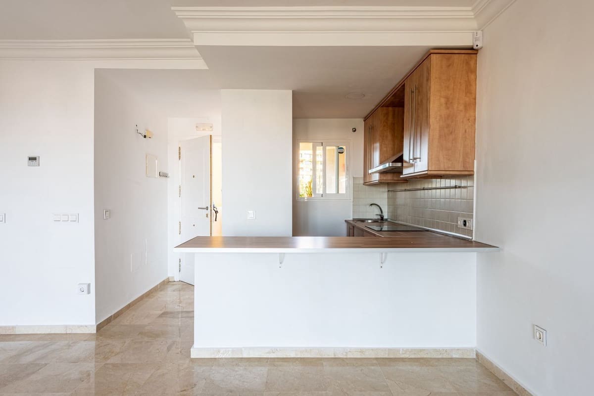 3 soveværelse Lejlighed til salg i New Golden Mile med swimmingpool garage - € 449.000 (Ref: 9805614)