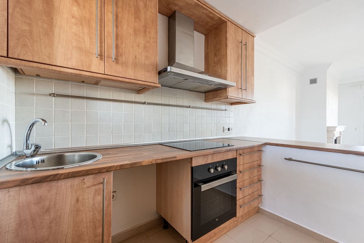 3 soveværelse Lejlighed til salg i New Golden Mile med swimmingpool garage - € 449.000 (Ref: 9805614)