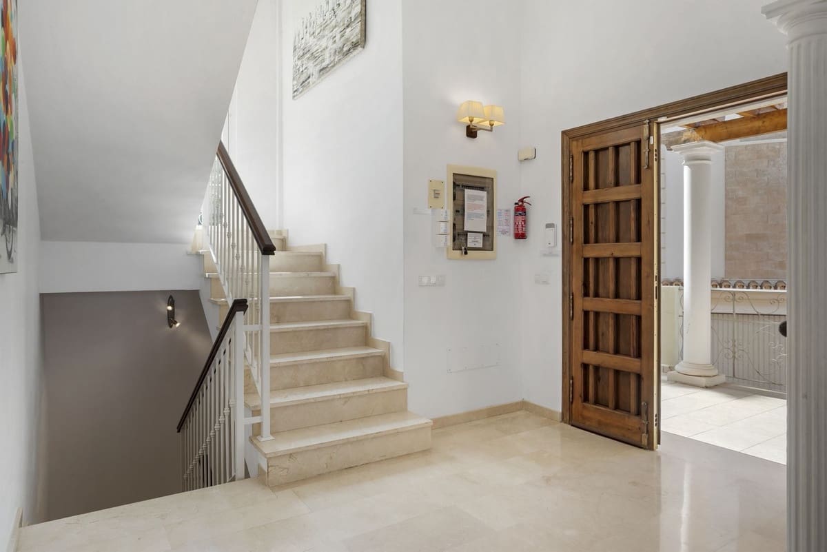 5 Zimmer Villa zu verkaufen in Mijas Costa mit Pool Garage - 995.000 € (Ref: 9809466)