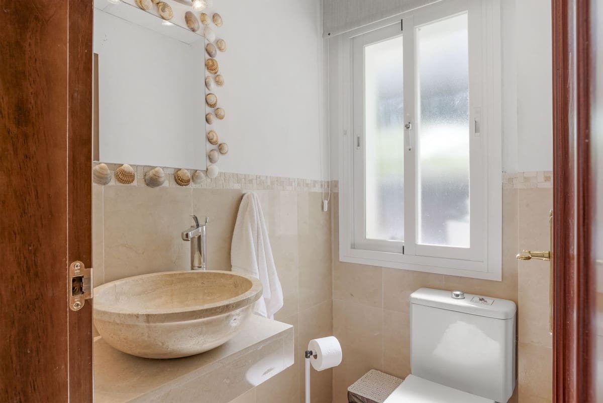 5 Zimmer Villa zu verkaufen in Mijas Costa mit Pool Garage - 995.000 € (Ref: 9809466)