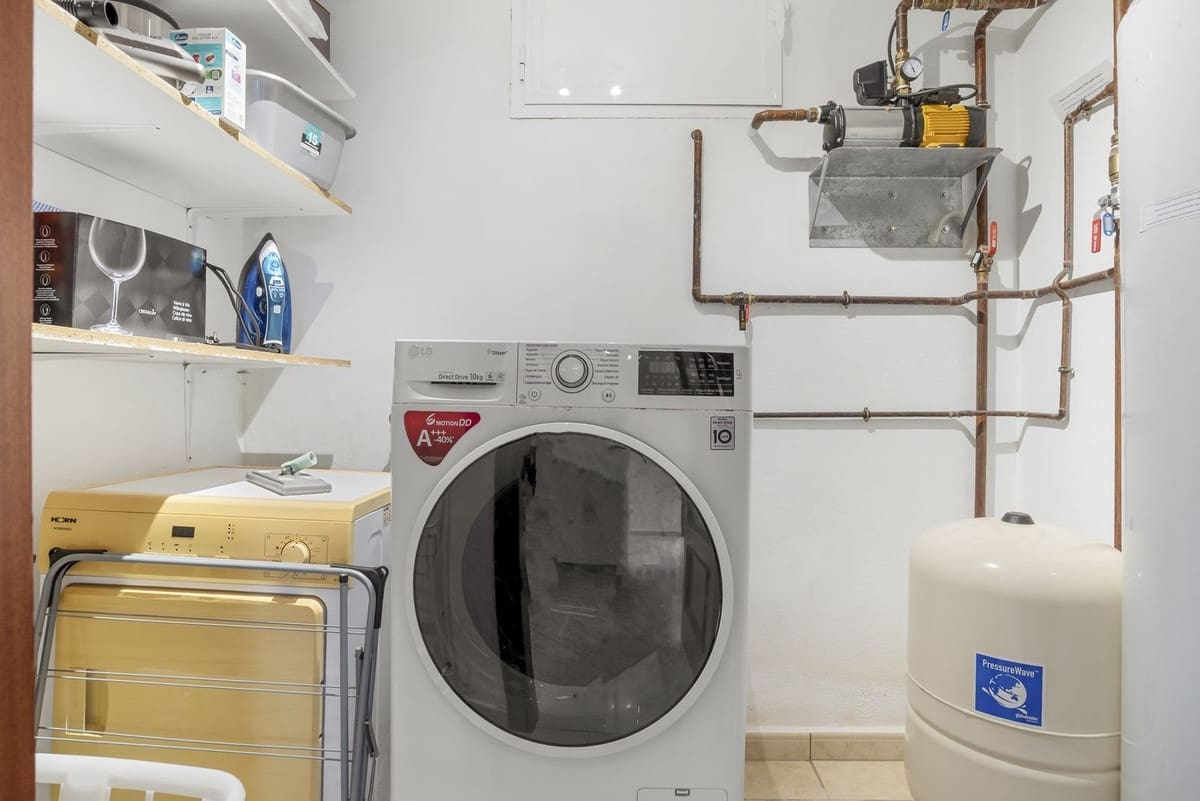 5 Zimmer Villa zu verkaufen in Mijas Costa mit Pool Garage - 995.000 € (Ref: 9809466)